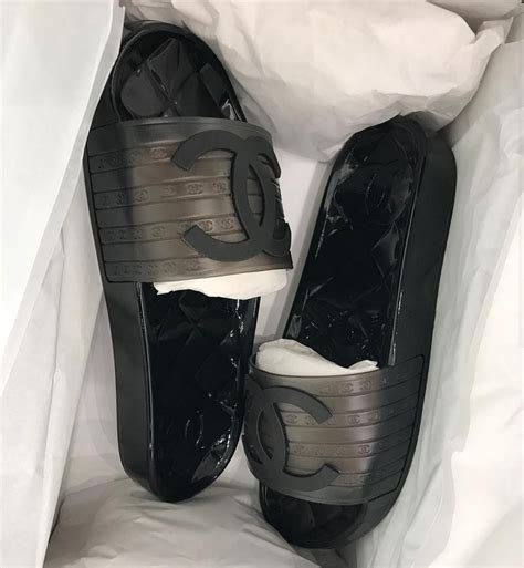 chanel slides 2021